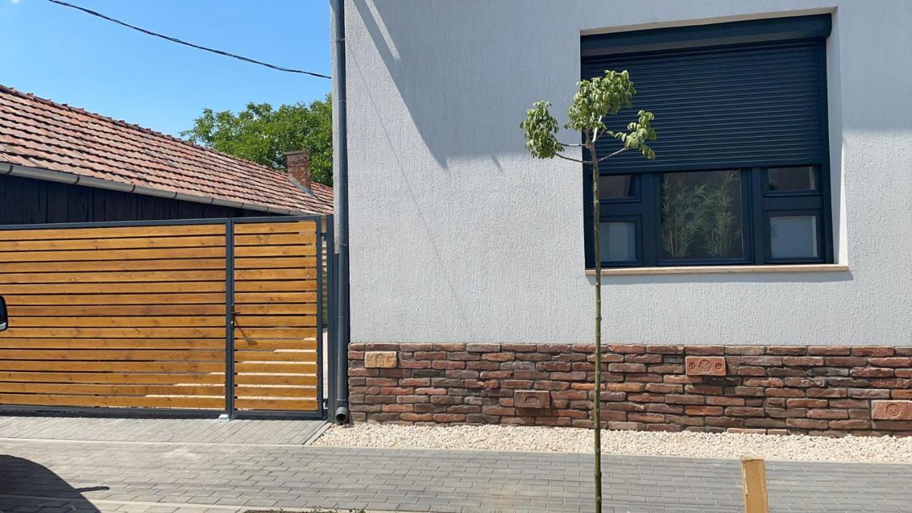 Thermal Apartmanok Raday 4 - Namaste Hajdúszoboszló Extérieur photo